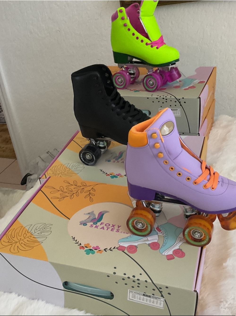 New Foxy Skates - Picture 3 of 16